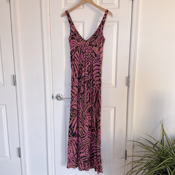 CAbi V-neckline Flowy Maxi Dress in Pink Jungle Print Size Small - Picture 4 of 8